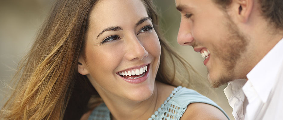 smiling-couple3-940x400.jpg