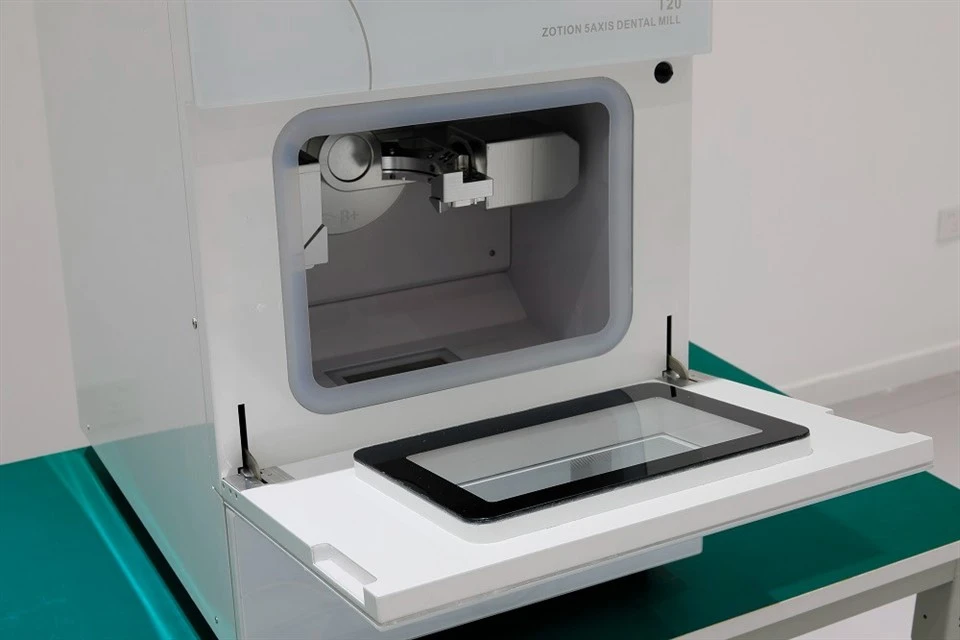 ZOTION T20W-E Chairside Dental 5 Axis Cad Cam Wet Milling Machine For Titanium Premill Abutment factory